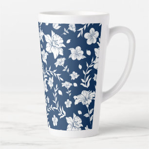 Mug Latte à Fleurs Blanches sur Fond Bleu Marine