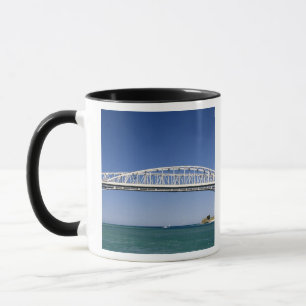 Mug Le Blue Water Bridge est un pont à double travée