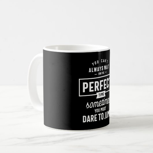 Mug Le cadeau de devis motivationnel pour le temps par (Devant gauche)