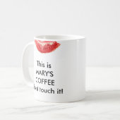 Mug Le café de MARY. (Devant gauche)