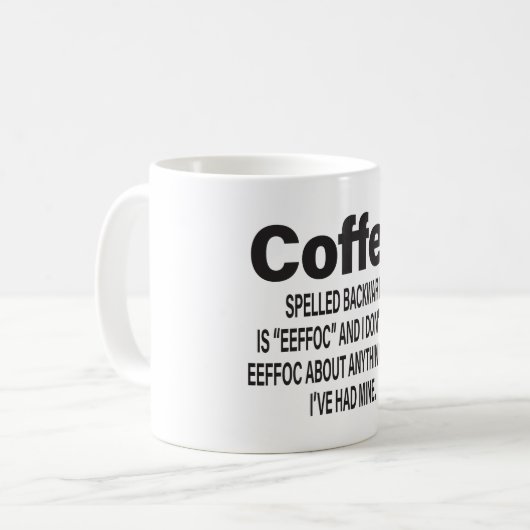 Mug Le café épelé à l'envers est EEFFOC (Devant gauche)