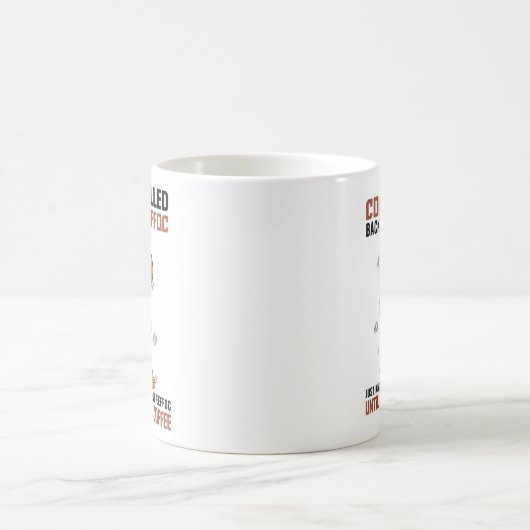 Mug Le CAFÉ épelé à l'envers est EEFFOC Poodle Boisson (Centre)