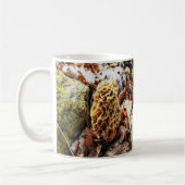 Mug Le champignon Morel dans la nature (Gauche)