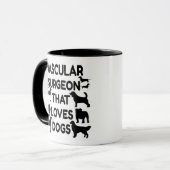 Mug Le chirurgien vasculaire aime les chiens (Devant gauche)