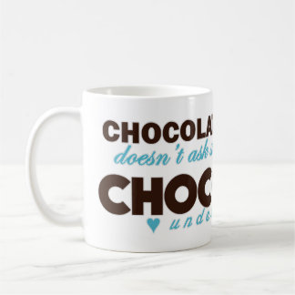 Mug Le chocolat comprend [le bleu]