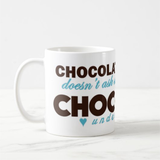 Mug Le chocolat comprend [le bleu] (Gauche)