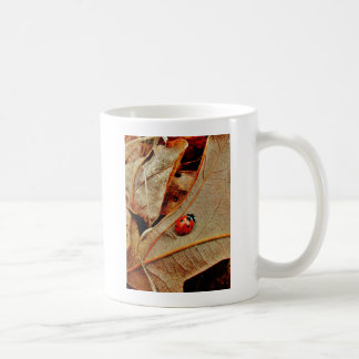 Mug le costume mignon de coccinelle personnalisent le