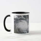 Mug Le cyclone Monica dans l'océan Pacifique Sud (Gauche)