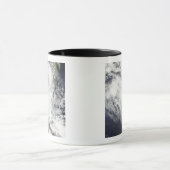 Mug Le cyclone tropical Fami survole Madagascar (Centre)