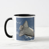 Mug Le dessous de la navette spatiale Discovery 2 (Gauche)