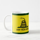 Mug Le drapeau de Gadsden ne marchent pas sur moi (Gauche)