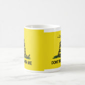 Mug Le drapeau de Gadsden ne marchent pas sur moi (Centre)