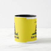 Mug Le drapeau de Gadsden ne marchent pas sur moi (Centre)