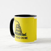 Mug Le drapeau de Gadsden ne marchent pas sur moi (Devant gauche)