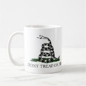 Mug Le drapeau de Gadsden "ne marchent pas sur moi " (Gauche)