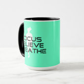 Mug Le foyer croient respirent (Devant gauche)