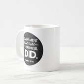 Mug Le gouvernement n'a pas construit mon bouton de (Devant gauche)