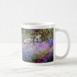 Mug Le jardin de l'artiste chez Giverny, Claude Monet<br><div class="desc">Le jardin de l'artiste chez Giverny. Claude Monet (1840 - 1926) était un fondateur de la peinture impressionniste française, et le praticien le plus cohérent et le plus prolifique de la philosophie du mouvement d'exprimer ses perceptions avant nature, particulièrement pour la peinture de paysage de plein-air. L'impressionisme de terme est...</div>