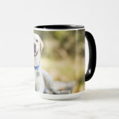 Mug Le Labrador Jaune Est Sur Le Banc (Devant droit)