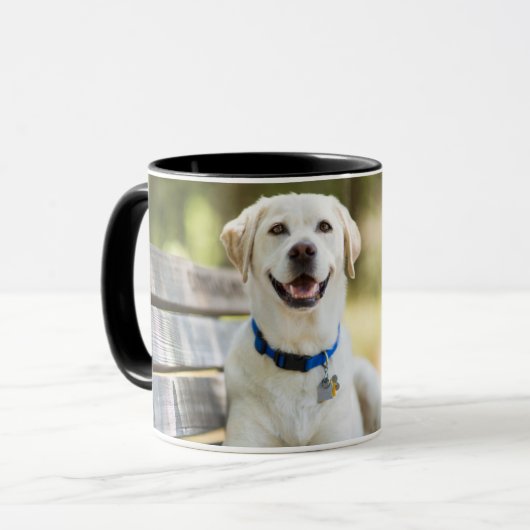 Mug Le Labrador Jaune Est Sur Le Banc (Devant gauche)