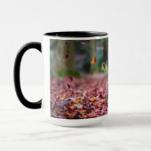 Mug Le Labrador Noir Dans Les Feuilles D'Automne (Gauche)
