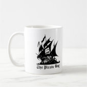 Mug le logo de bateau de pirate de baie de pirate (Gauche)