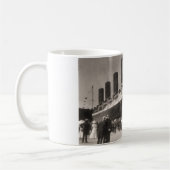 Mug Le Lusitania arrive New York City 1907 (Gauche)