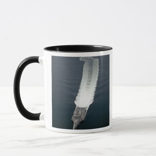 Mug Le navire de combat littoral Independence 2 (Gauche)