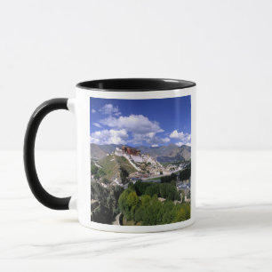 Mug Le palais de Potala sur la chaîne de montagnes d'