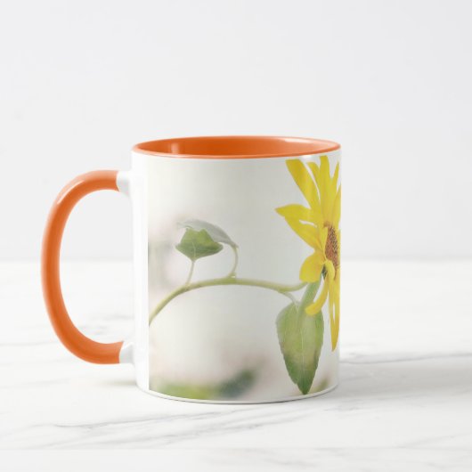 Mug Le papillon Monarque sur l'inspiration des fleurs  (Gauche)