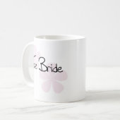 Mug Le pastel rose fleurit la jeune mariée (Devant gauche)