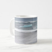 Mug Le paysage de la mer bruyante avec la glace, l'île (Devant gauche)
