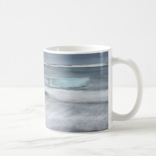 Mug Le paysage de la mer bruyante avec la glace, l'île (Droite)