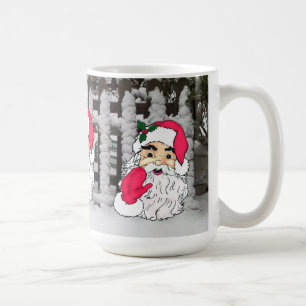 Mug Le Père Noël sur un arrière - plan de clôture enne