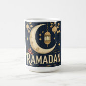 Mug Le Ramadan capte la lumière, le rythme. (Centre)