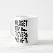 Mug Le sociologue aime les chats (Devant gauche)