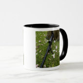Mug Le soldat pratique des tactiques de sniper (Devant droit)