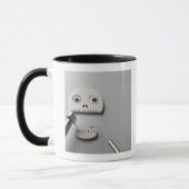 Mug Le squelette que le traitement dentaire est pris (Gauche)