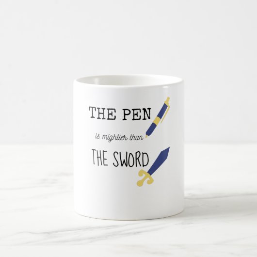 Mug Le stylo est plus puissant que l'épée (Centre)
