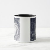 Mug Le super typhon Choi-wan (Centre)