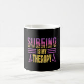 Mug Le Surf Est Ma Thérapie Conception Pour Un Surfeur (Centre)