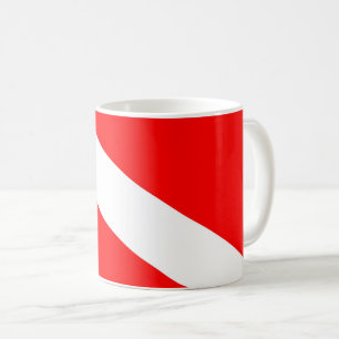 Mug le symbole diagonal rouge de la plongée sous-mari