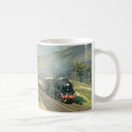 Mug Le train vapeur-transporté par bout du chemin de (Droite)