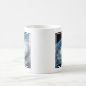 Mug Le typhon Hinnamnor. (Centre)