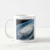 Mug Le typhon Hinnamnor. (Gauche)