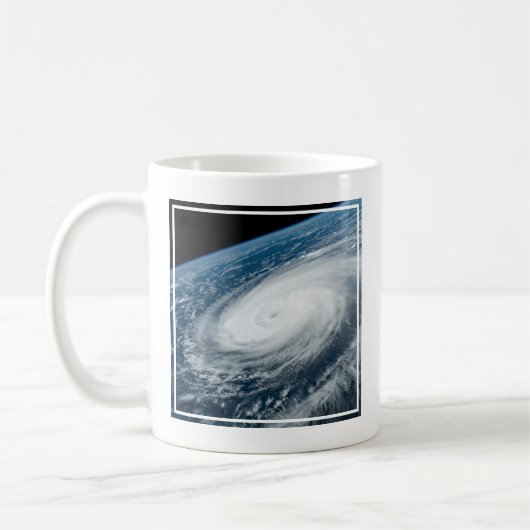 Mug Le typhon Hinnamnor. (Gauche)