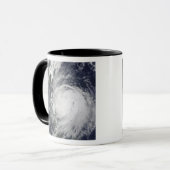Mug Le typhon Lupit au large des Philippines (Devant gauche)