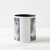 Mug Le typhon Nakri au large du Japon (Centre)