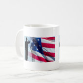 Mug Le vétéran salue le drapeau patriotique (Devant gauche)