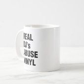 MUG LE VINYLE DE LA VIOLENCE DE VÉRITABLE DJ (Devant gauche)
